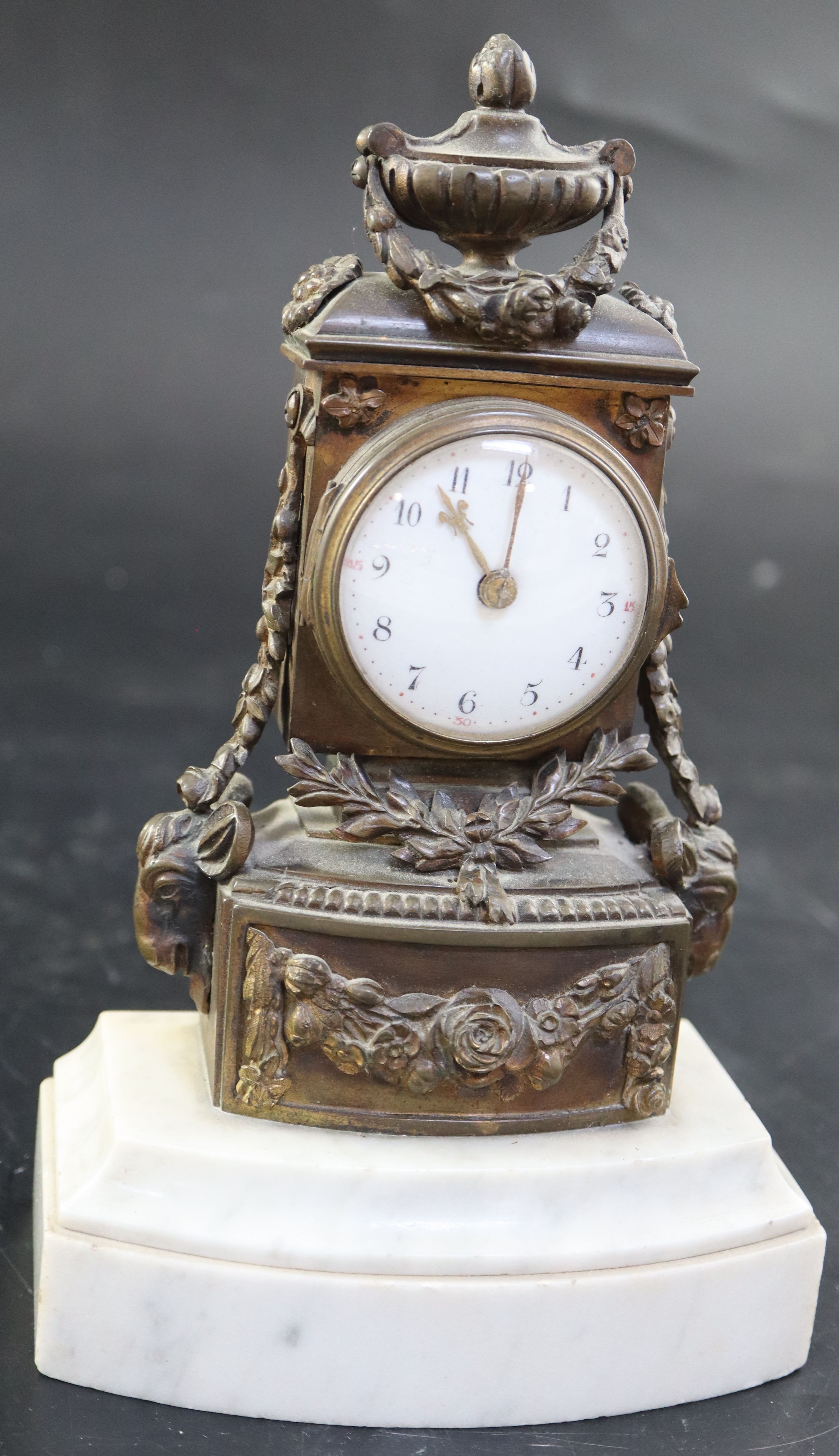 A French bronze and marble mantel timepiece, c.1900, height 21cm